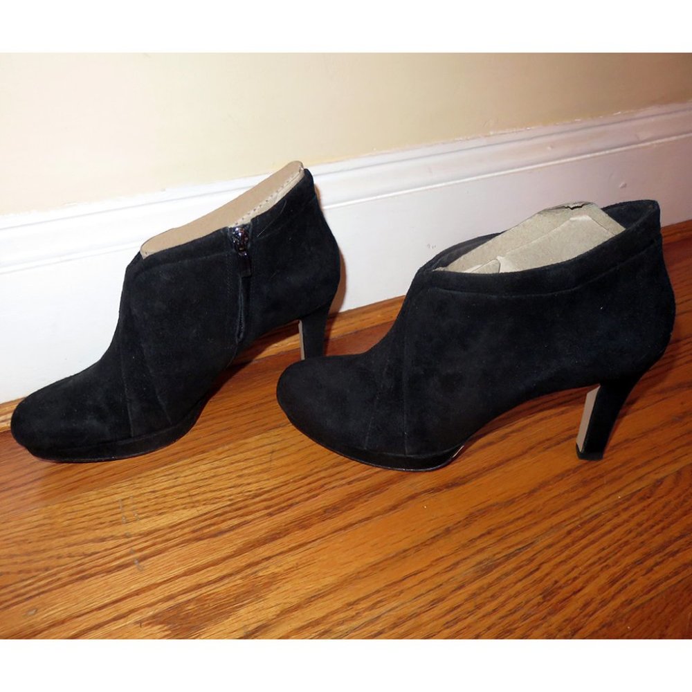 Clarks Kently Laila Black Suede Booties Size 8.5 M